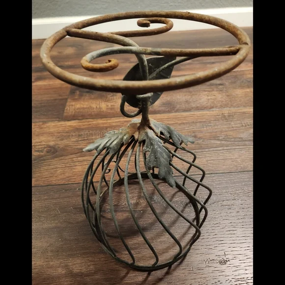 VTG Metal Plant Stand - Picture 10 of 14